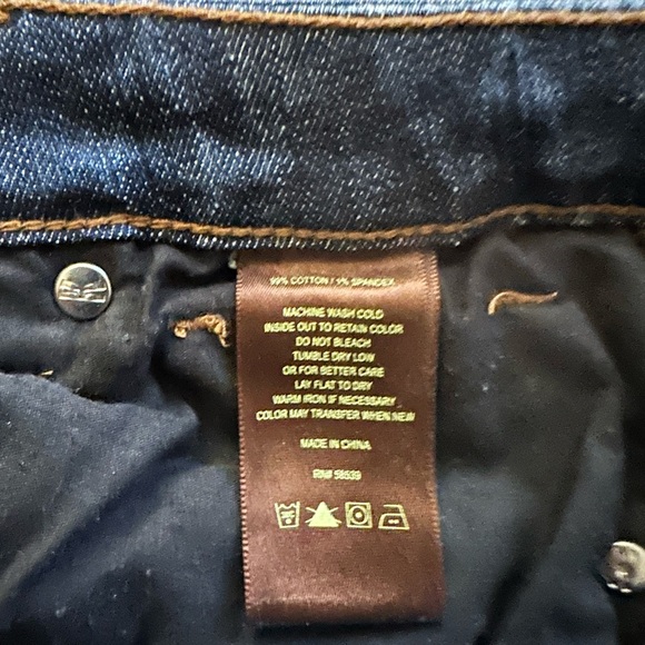 Kut from the Kloth jeans size 8
Inseam 25” (folded bottom hem) - Picture 6 of 8
